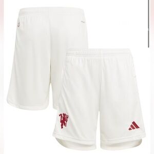 NWOT adidas Man United Third Shorts 2023-24 - Kids, size Small 9-10